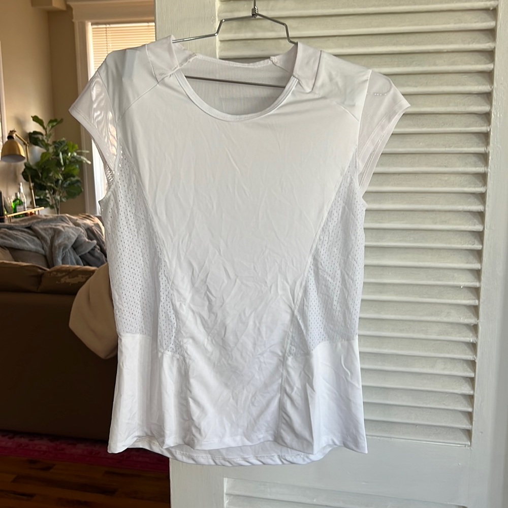 White Athletic Top (Size M)